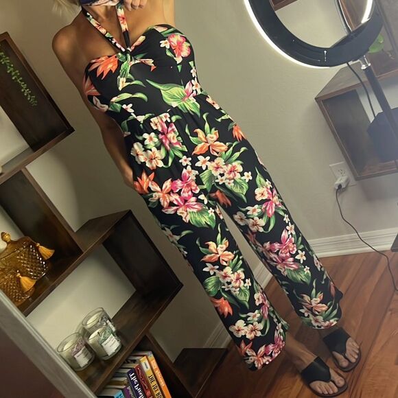 Tropical jumpsuit 🌺 cropped 🌺 pockets 🌺 small - Picture 2 of 7